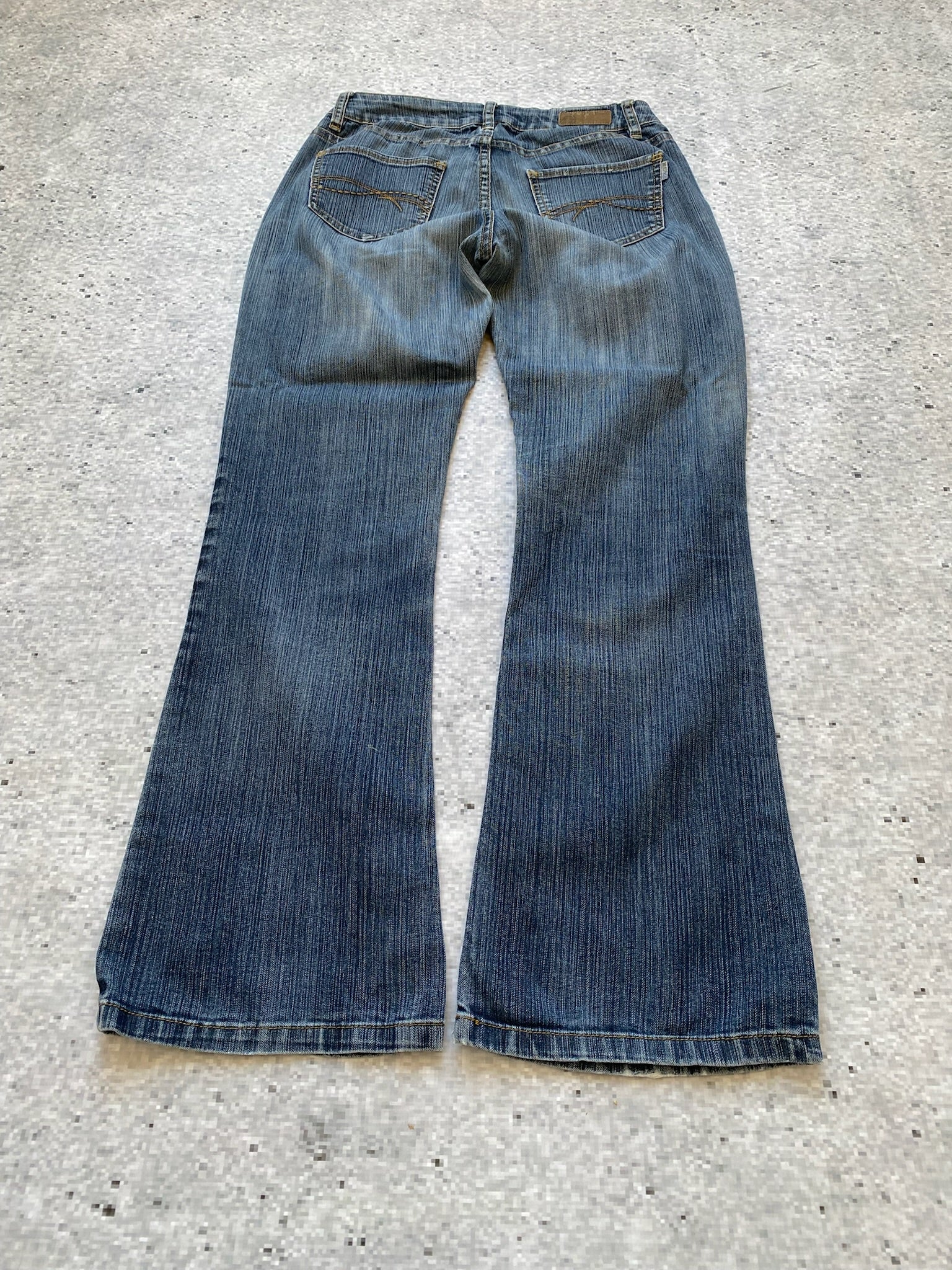 Multiblu low waisted and flared jeans