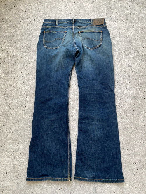 2000s Lee DENVER distressed stretchy bootcut jeans