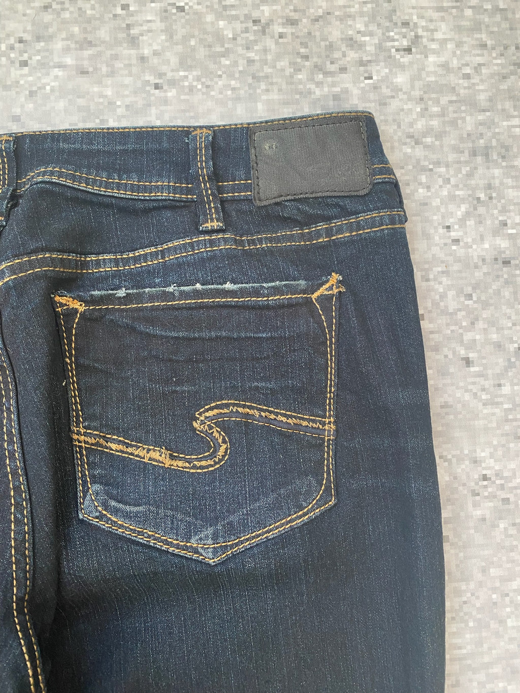 Silver Jeans  Aiko Low Waisted Straight Leg