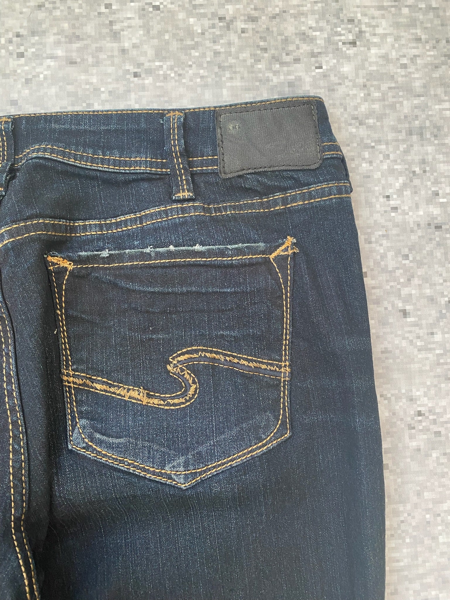 Silver Jeans  Aiko Low Waisted Straight Leg