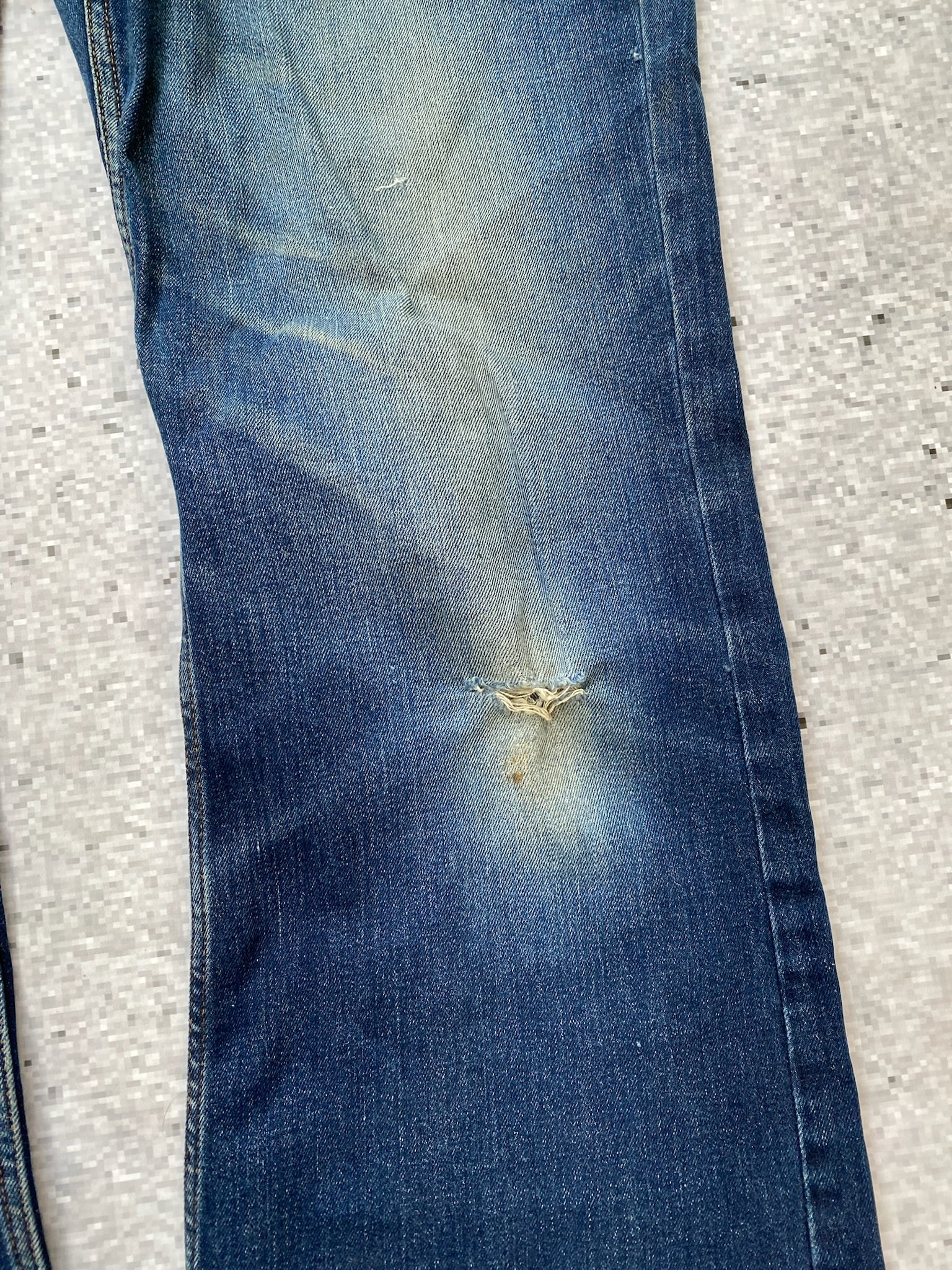 2000s Lee DENVER distressed stretchy bootcut jeans