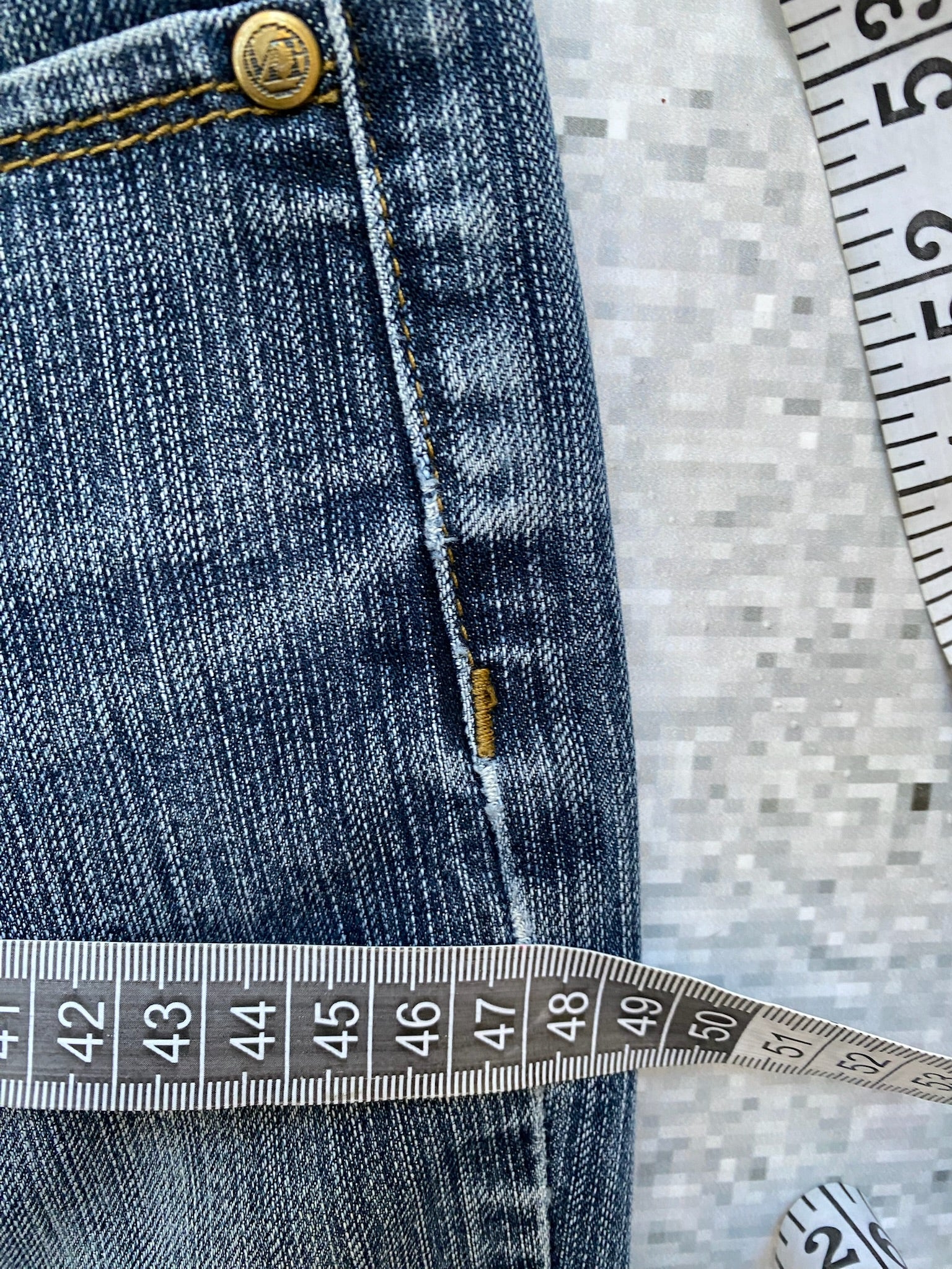 Multiblu low waisted and flared jeans