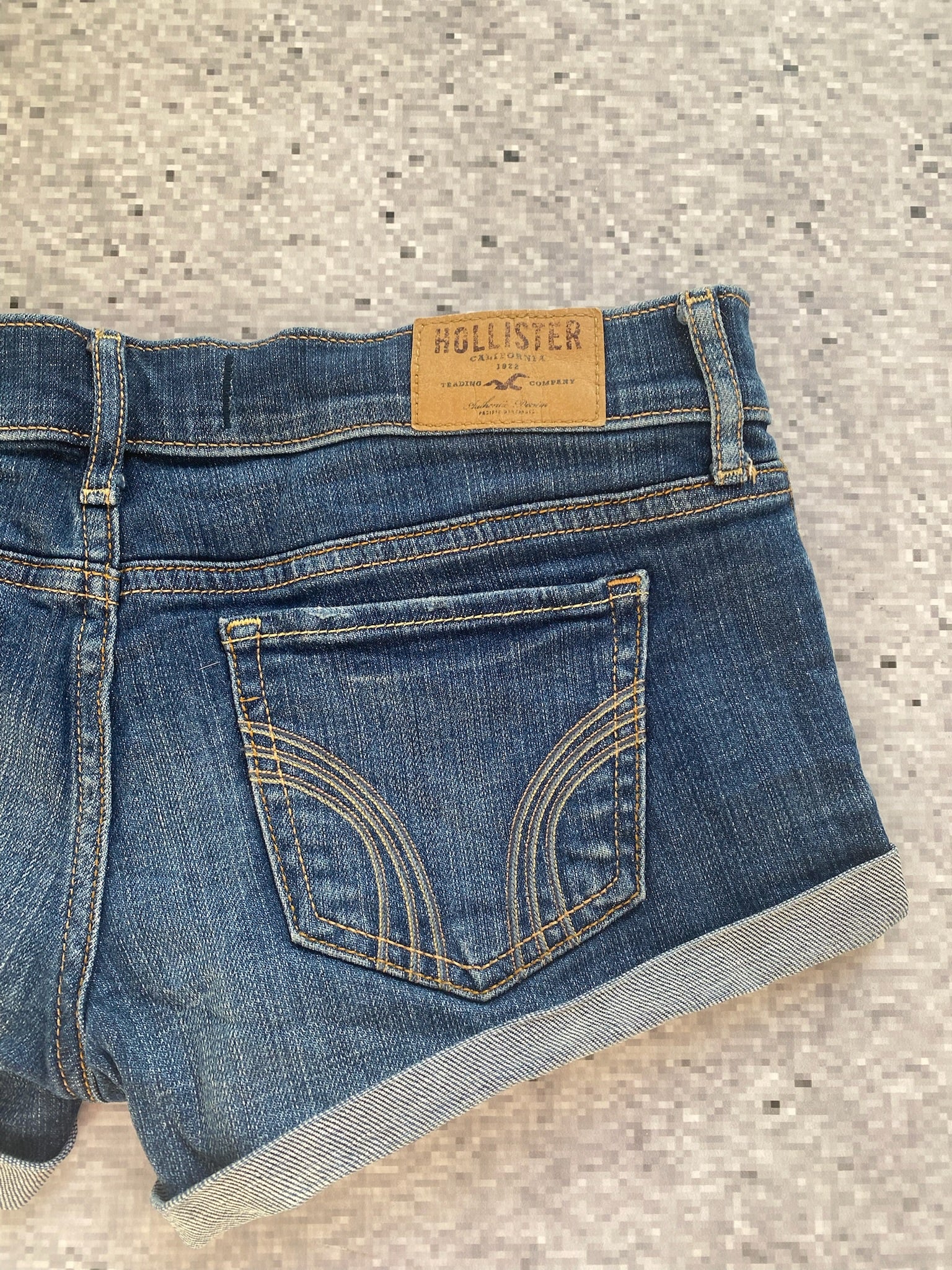 2000s folded hollister microshorts