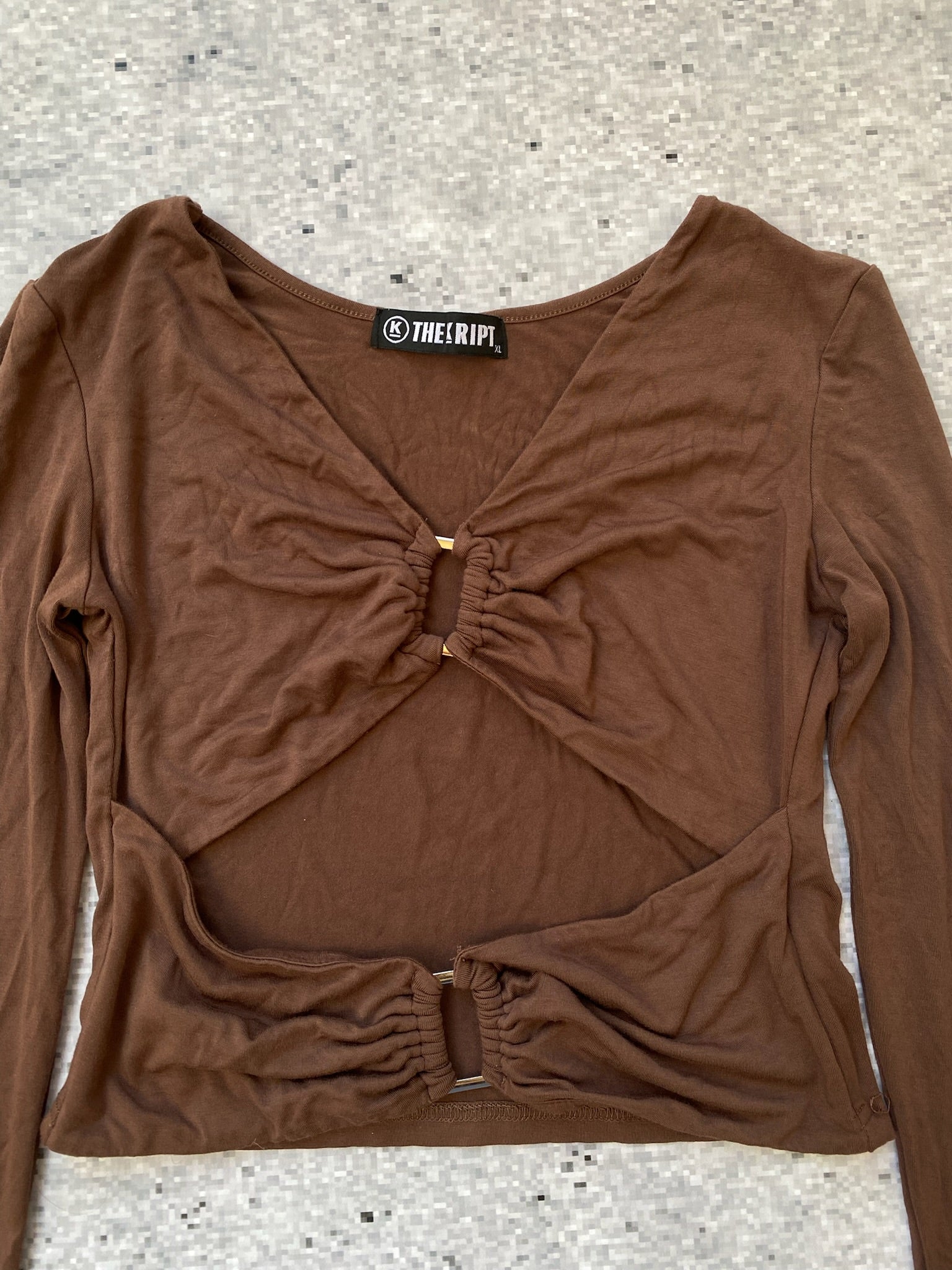 "The Kript" Ruched Ring Cutout Long Sleeve Crop Top Brown