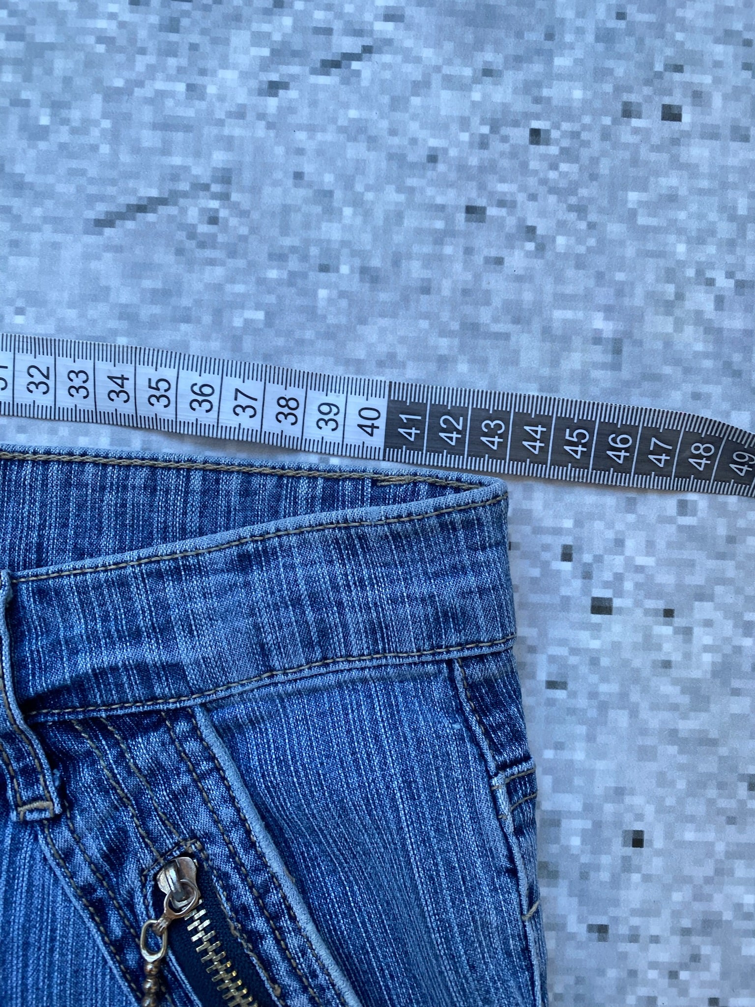 stretchy Low Waisted Flared Jeans