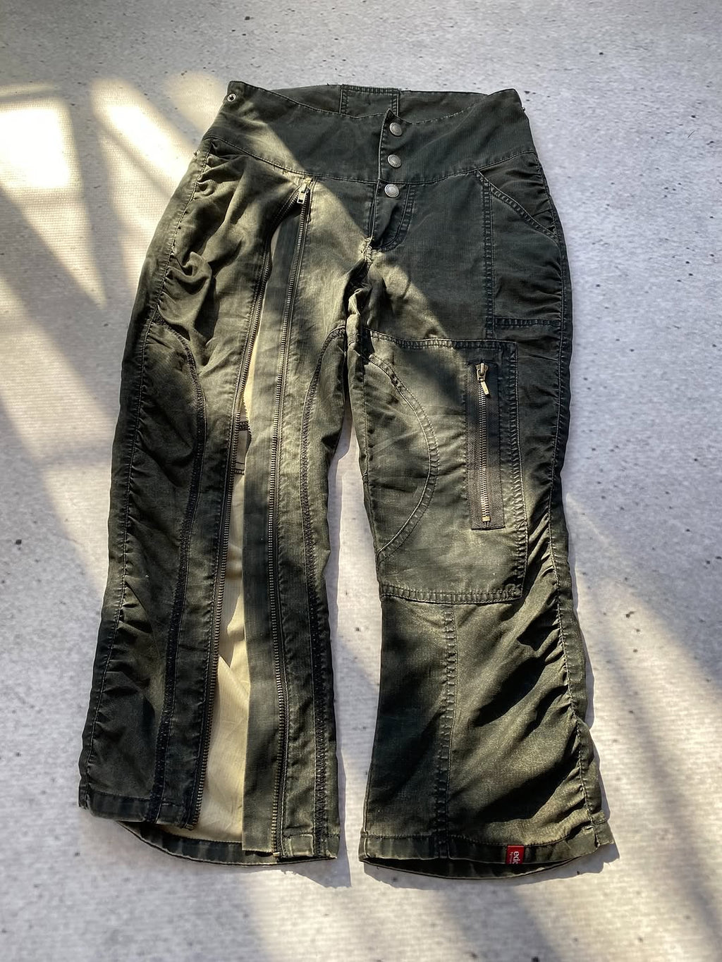 Available Extremely Kunty Grunge Y2k Transformable Capris fo