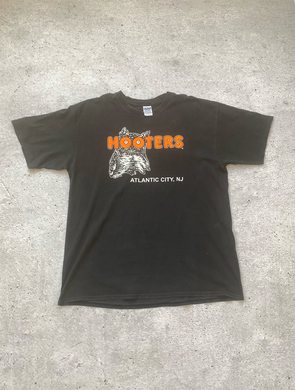 Hooters Tee for 25$ ⚡️