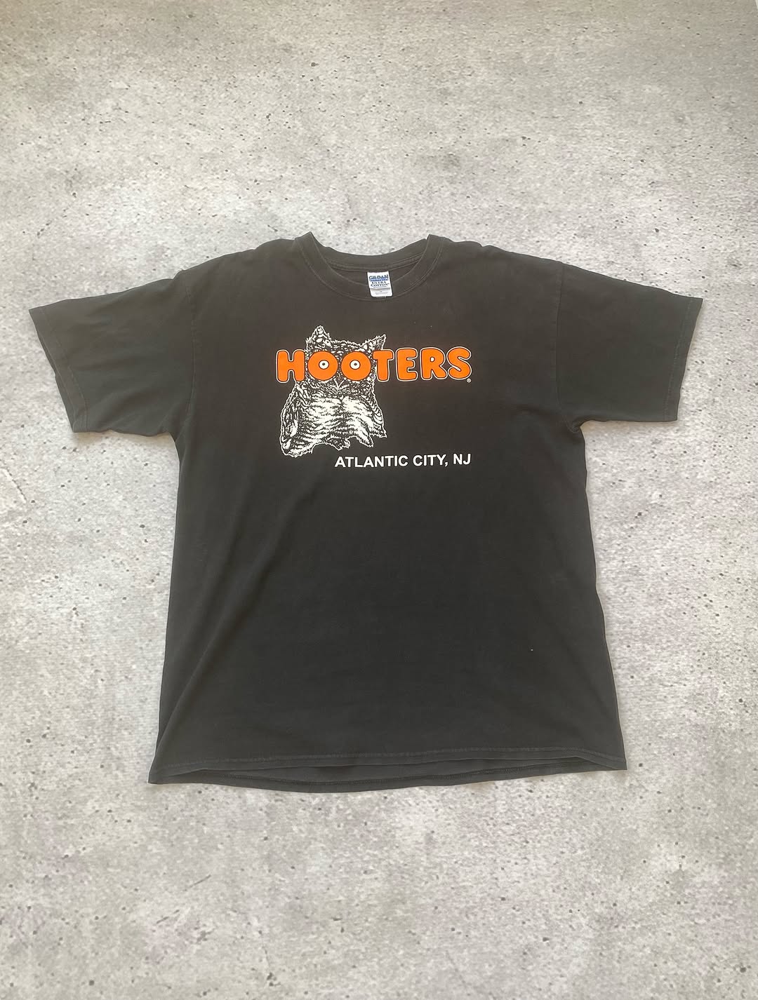Hooters Tee for 25$ ⚡️