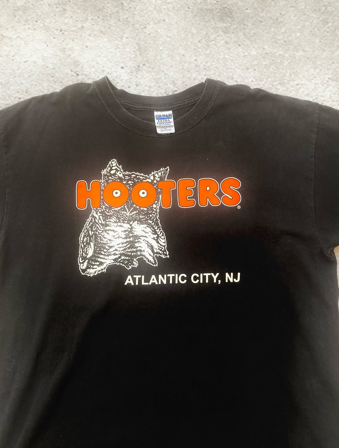 Hooters Tee  ⚡️ — image 2