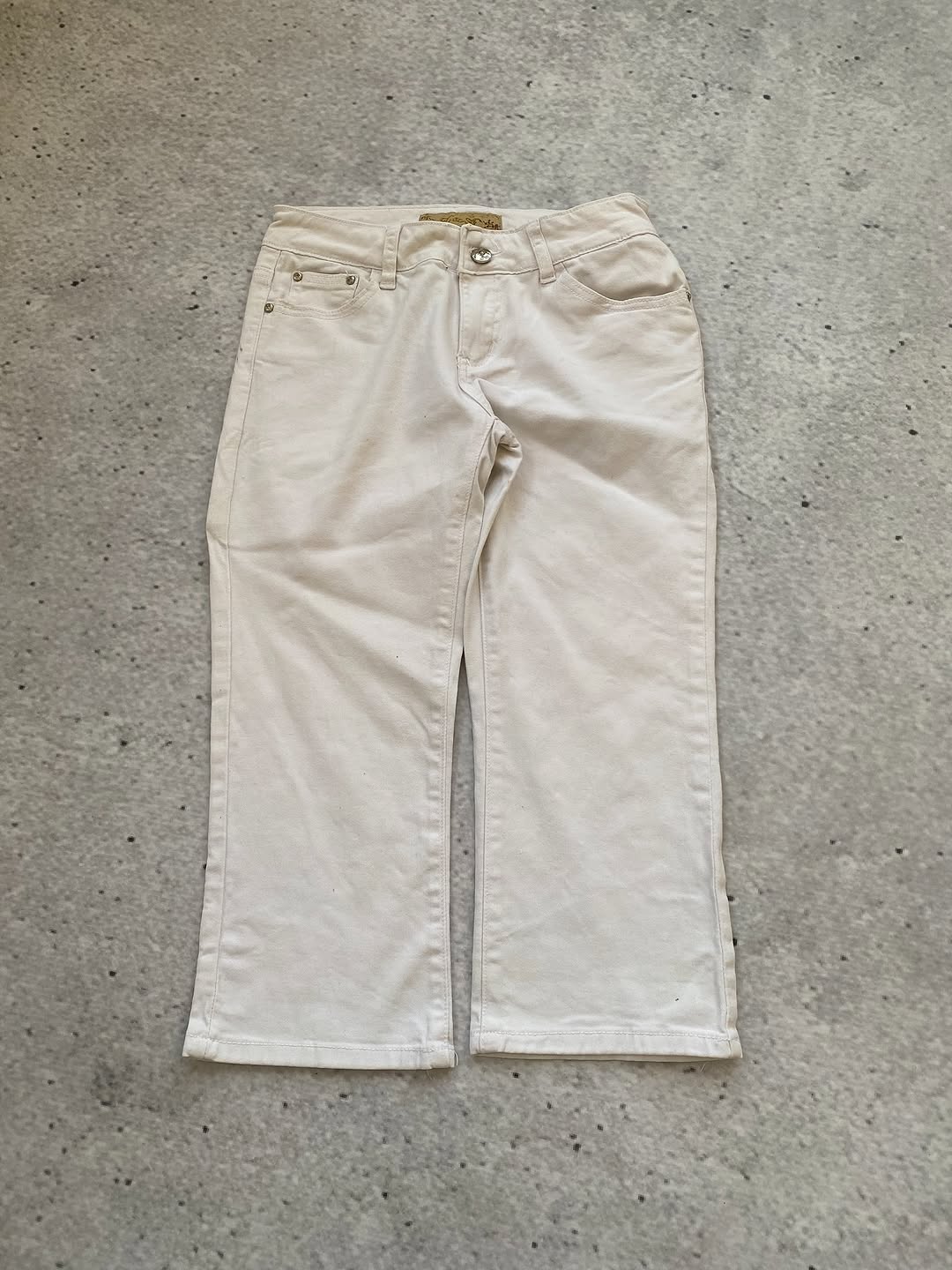 Insane Y2k White Capris  ⚡️ — image 3