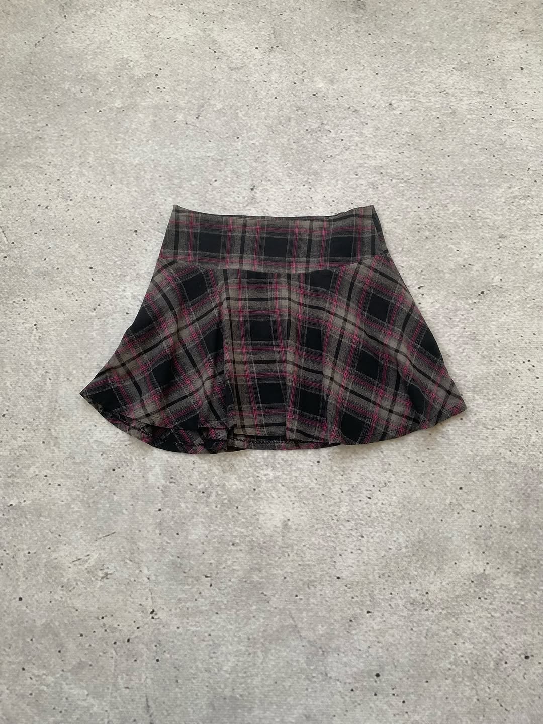 Kunty Office Siren Plaid Skirt for 22$ ⚡️