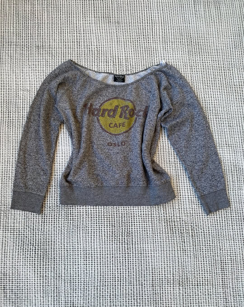 Off-Shoulder Y2k Hard Rock Sweatshirt for 20$ ⚡️