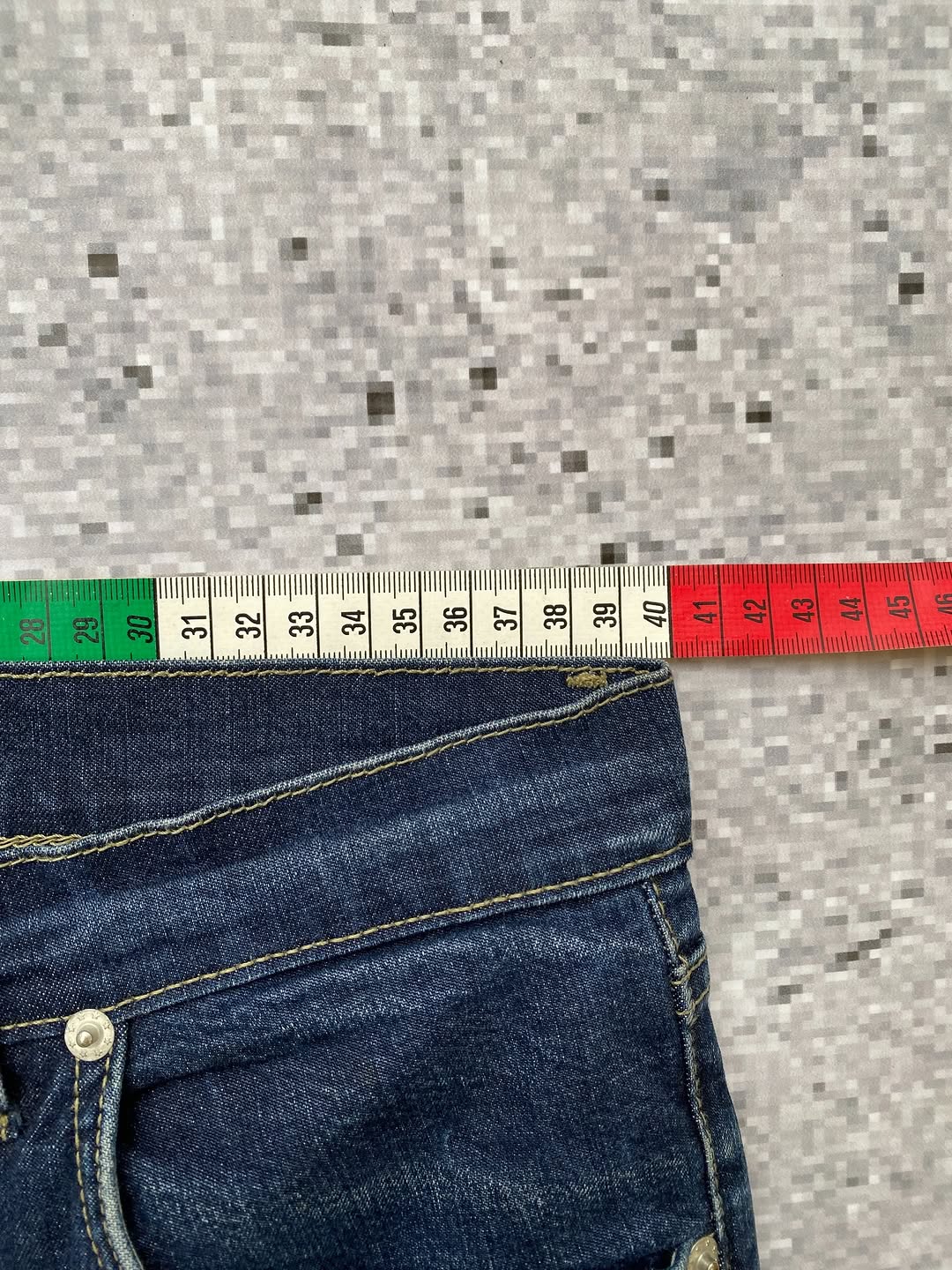Bell bottom fishbone jeans — image 8