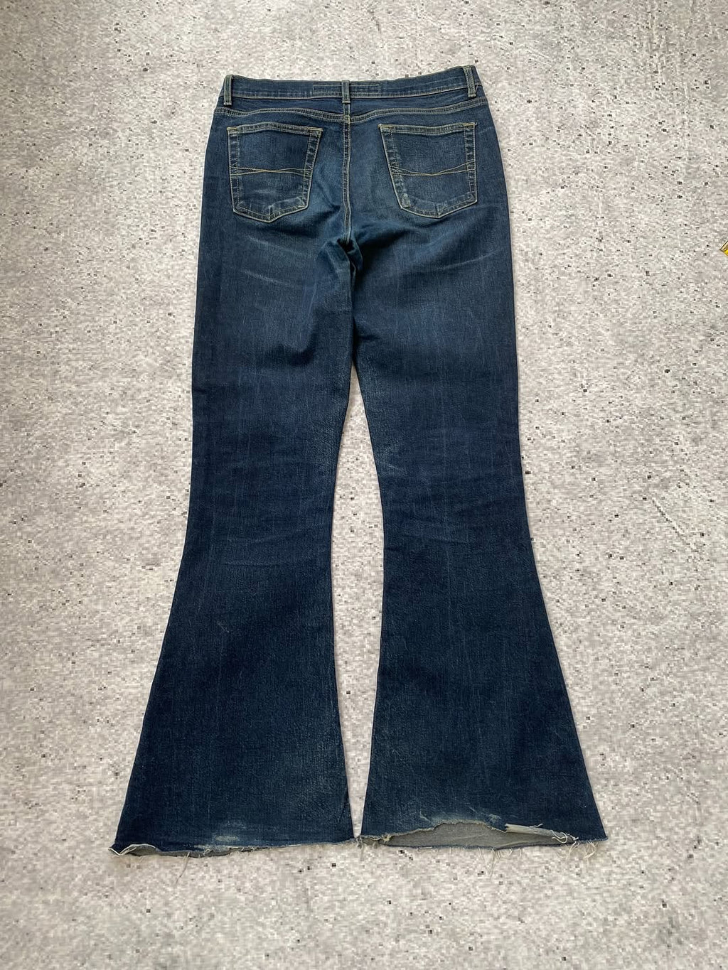 Bell bottom fishbone jeans — image 6