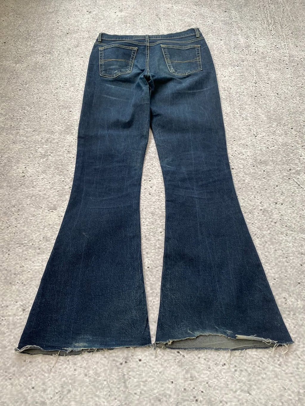 Bell bottom fishbone jeans — image 2