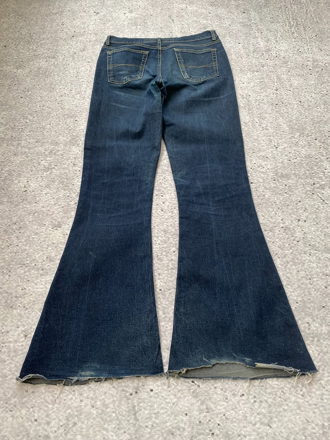 Bell bottom fishbone jeans — image 2