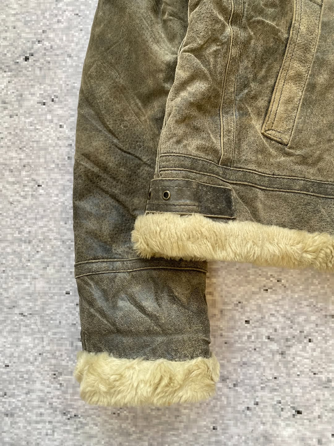Resident Evil 4 Leon Kennedy Inspired Fur-Lined Jacket for 4 — image 9