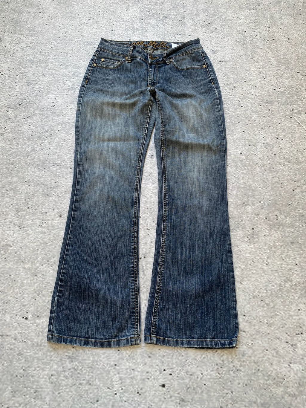 Multiblu low waisted and flared jeans