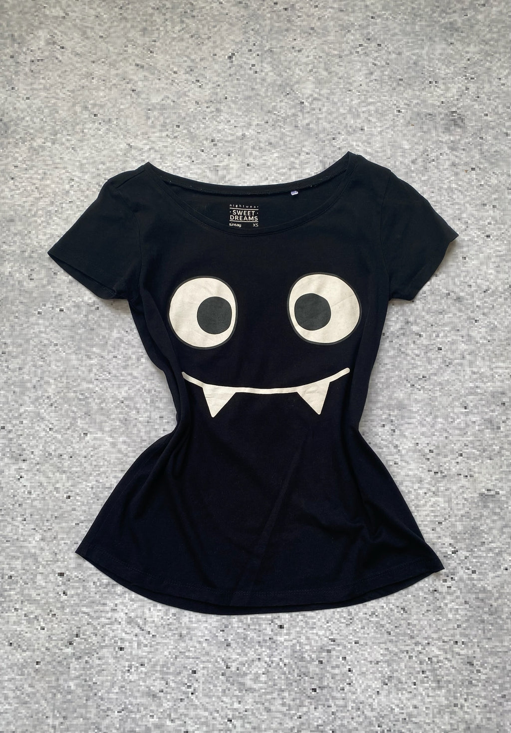 sweet dreams bat baby tee