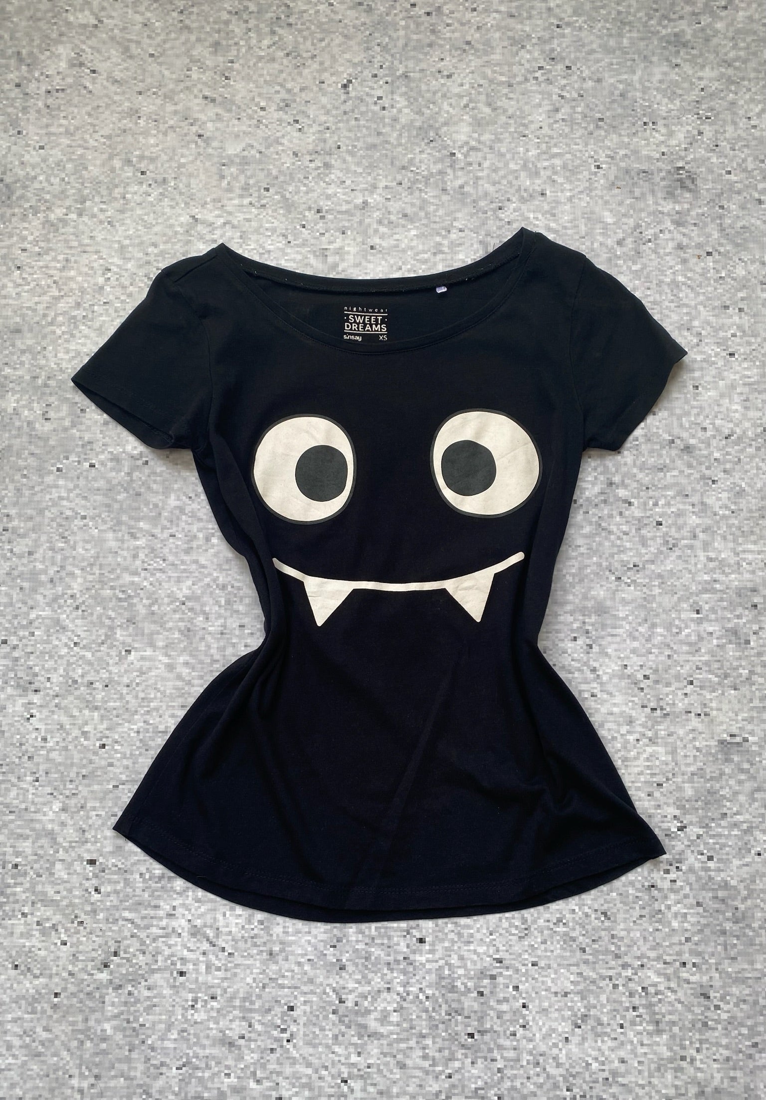 sweet dreams bat baby tee