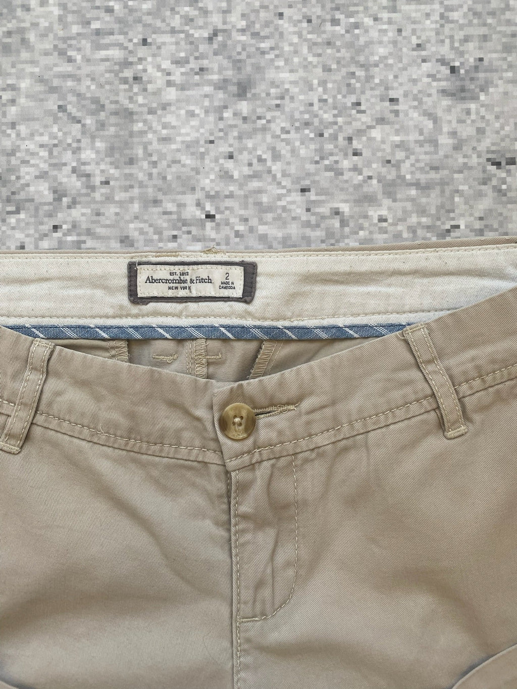 A&F Low Waisted Beige shorts