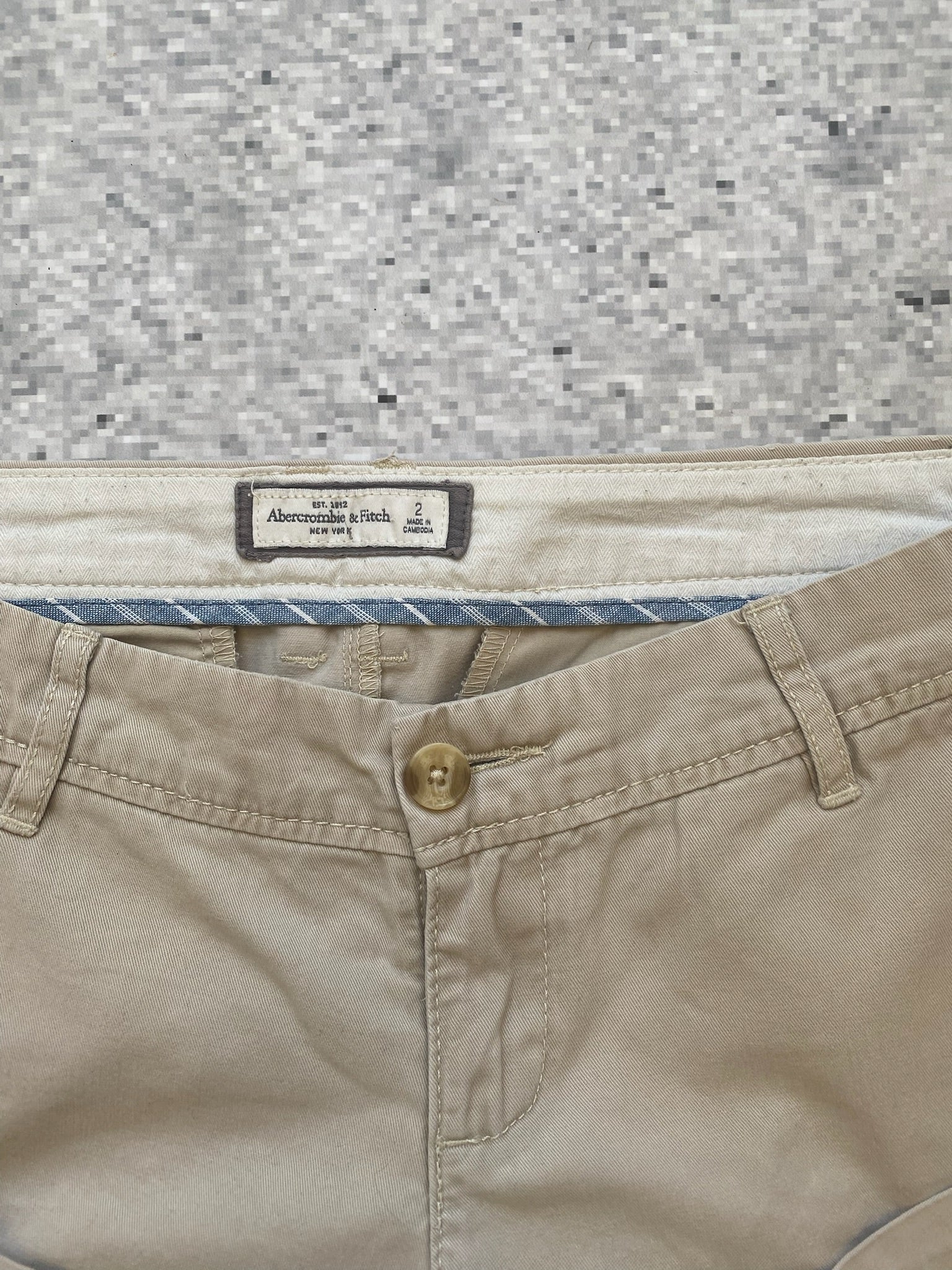 A&F Low Waisted Beige shorts