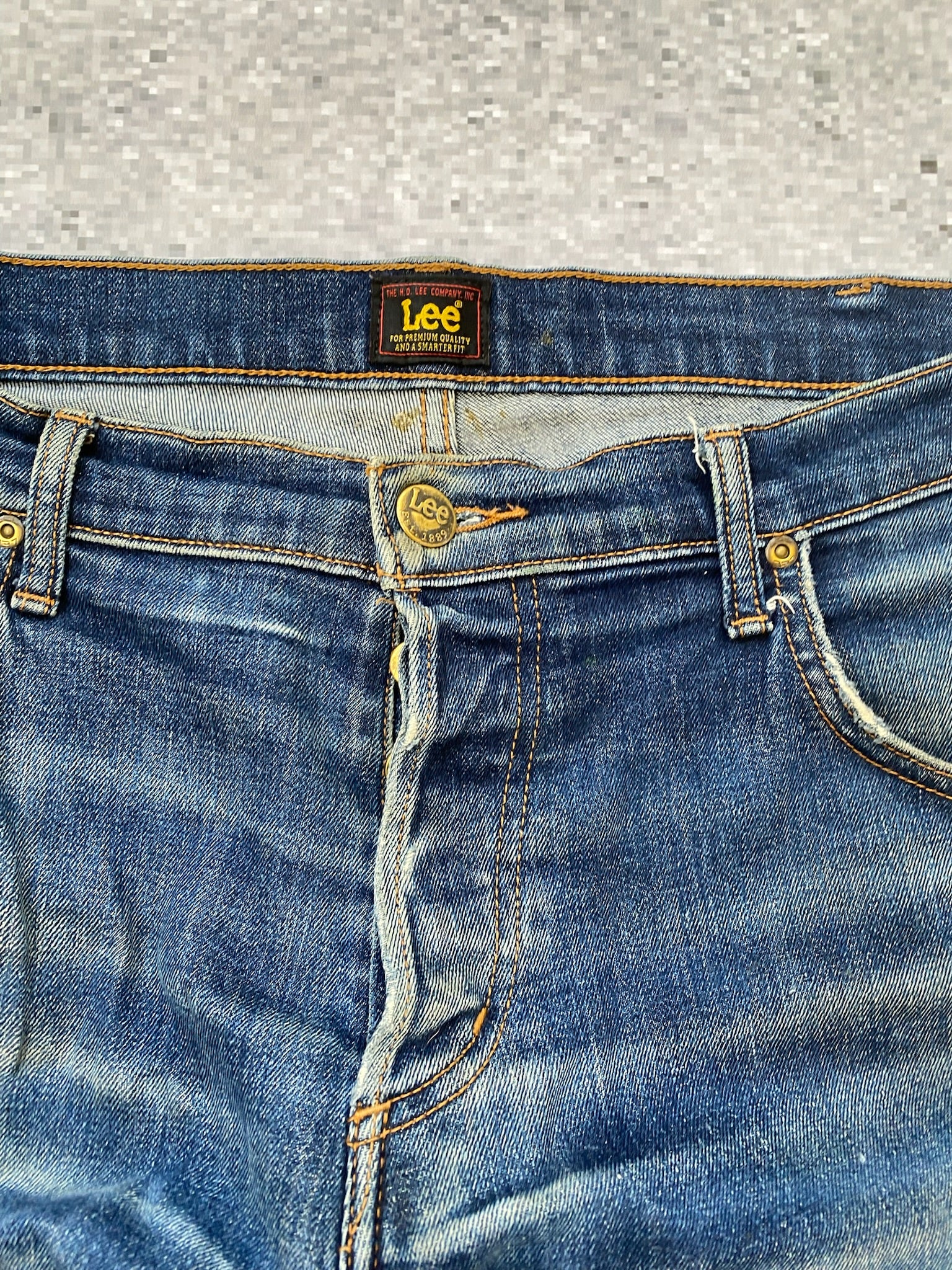 2000s Lee DENVER distressed stretchy bootcut jeans