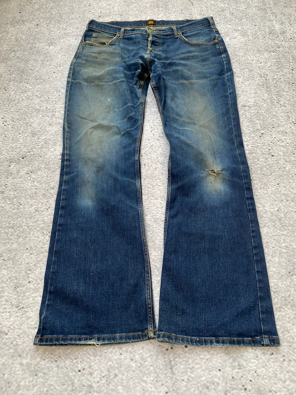 2000s Lee DENVER distressed stretchy bootcut jeans