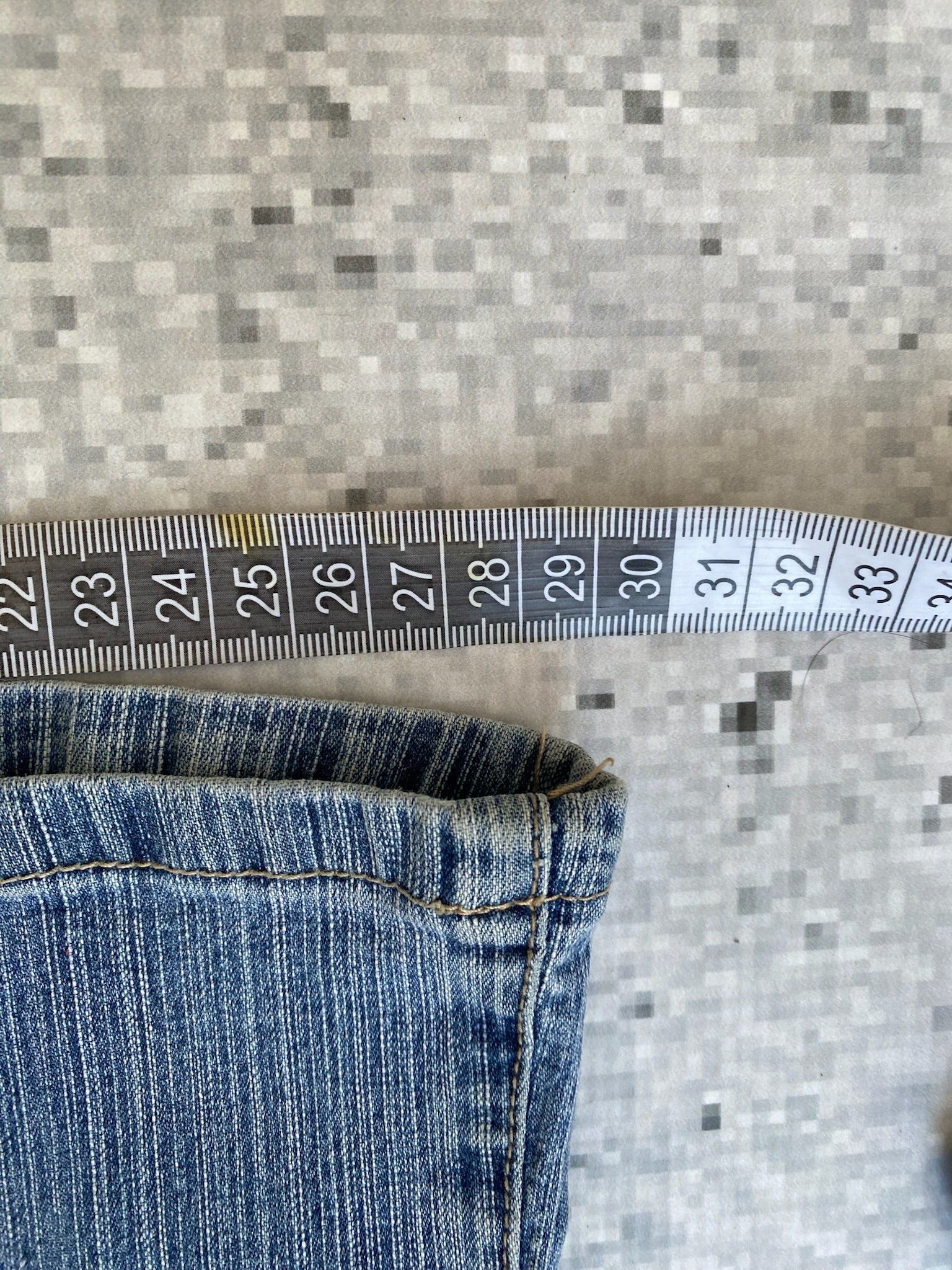 stretchy Low Waisted Flared Jeans