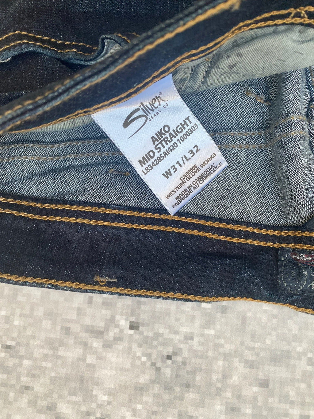 Silver Jeans  Aiko Low Waisted Straight Leg