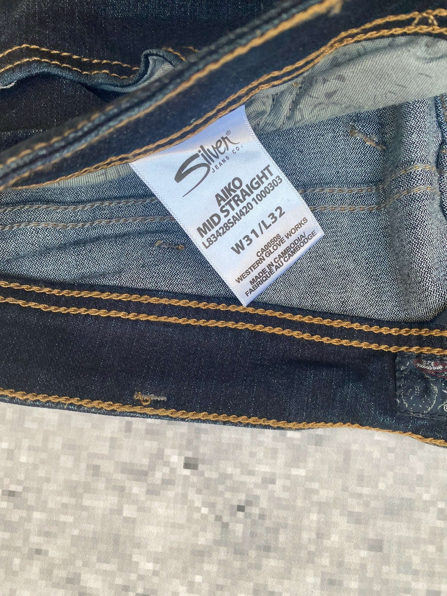 Silver Jeans  Aiko Low Waisted Straight Leg