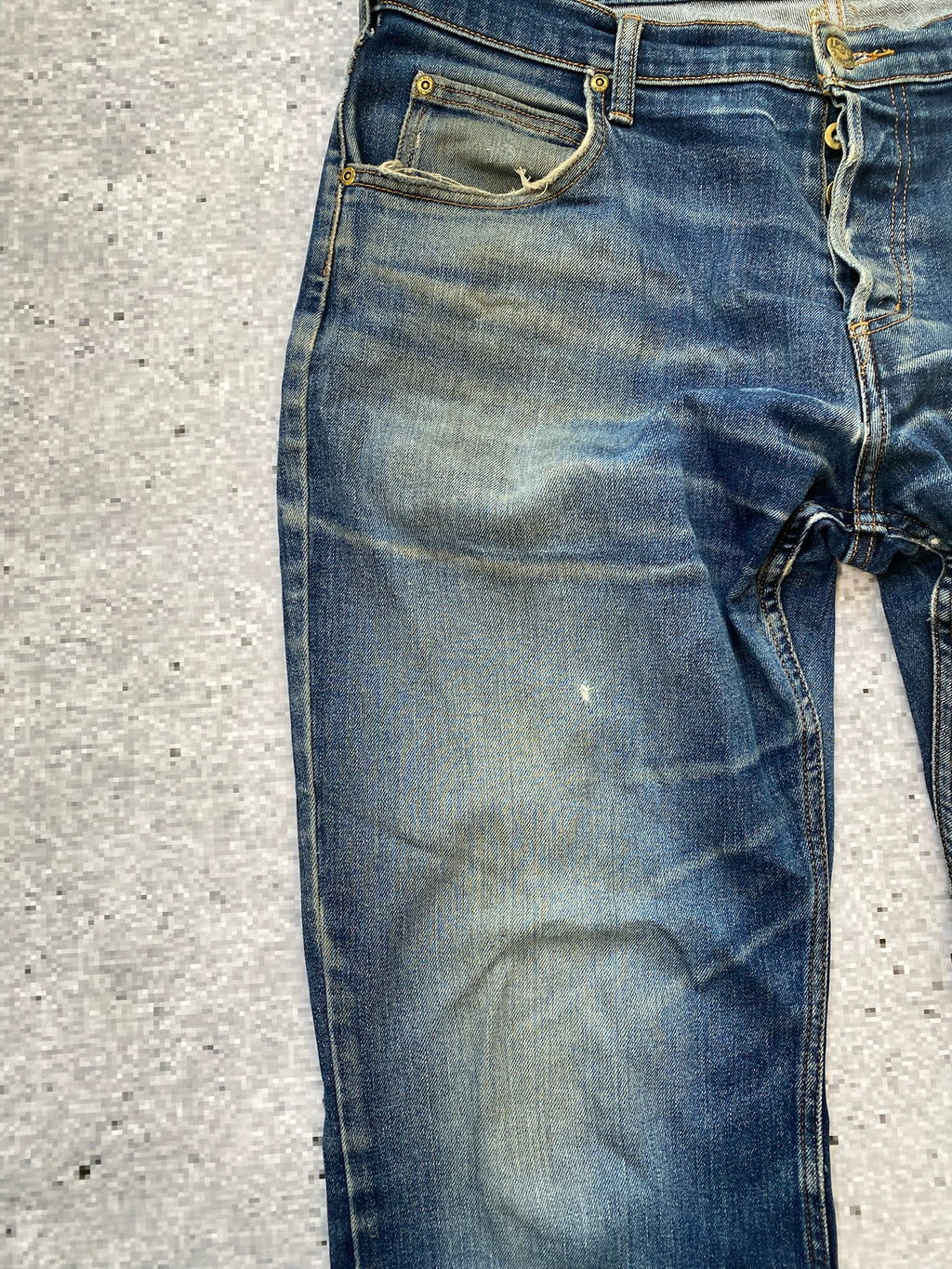 2000s Lee DENVER distressed stretchy bootcut jeans