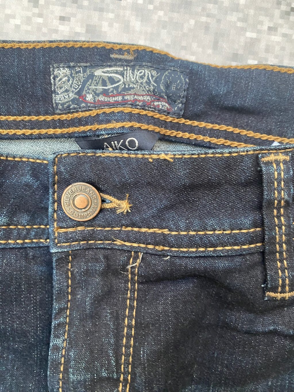 Silver Jeans  Aiko Low Waisted Straight Leg