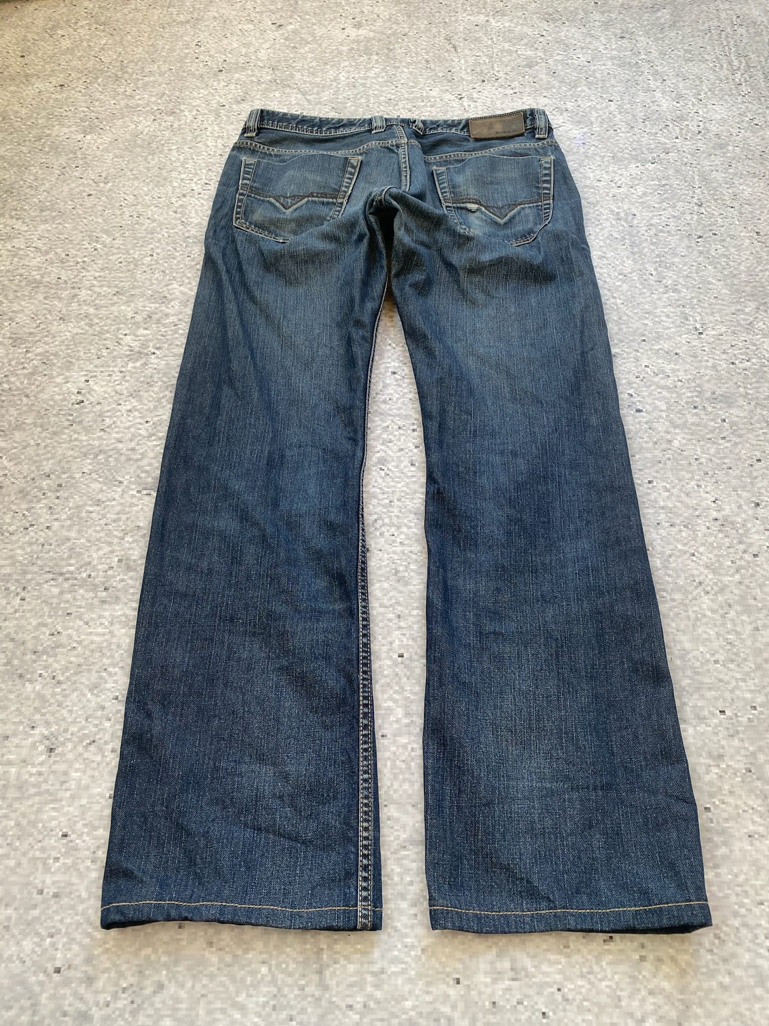 Diesel "Viker-R-Box" Jeans