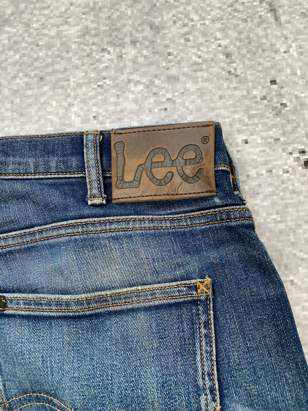 2000s Lee DENVER distressed stretchy bootcut jeans