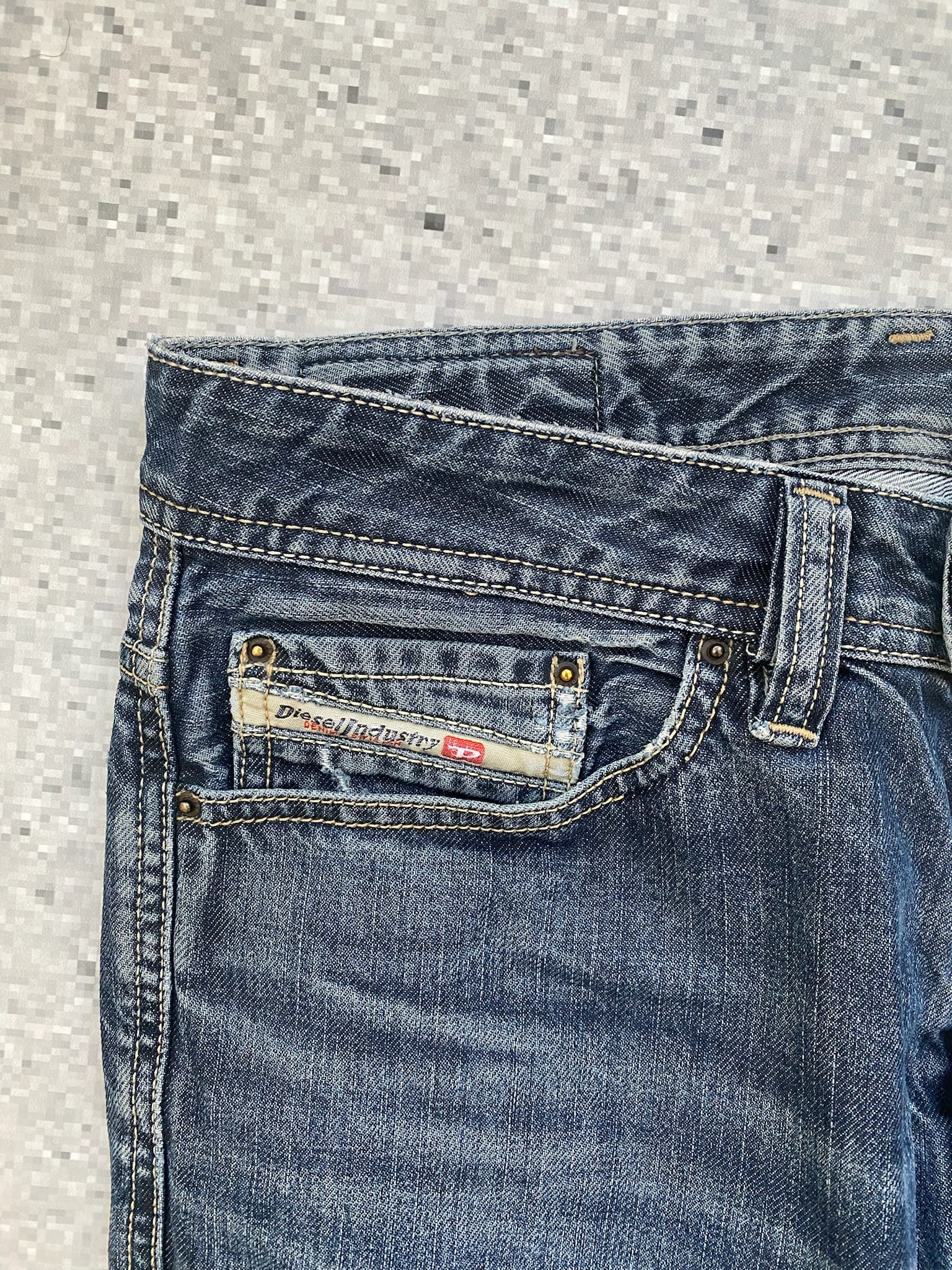 Diesel "Viker-R-Box" Jeans